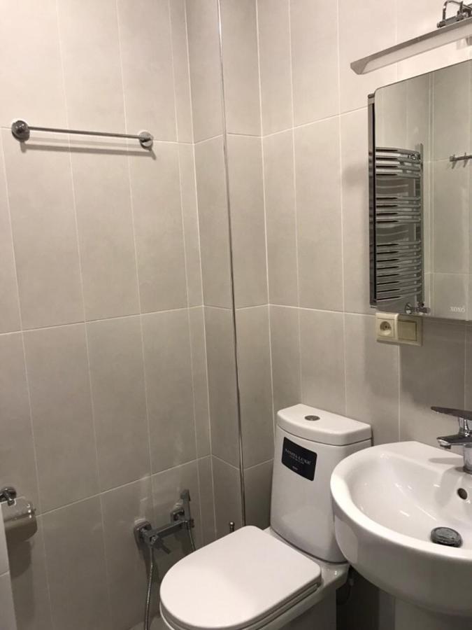 Квартира Около Станции Метро С Балконами Yerevan Luaran gambar