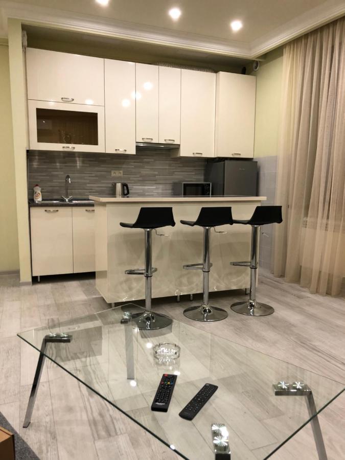 Квартира Около Станции Метро С Балконами Yerevan Luaran gambar